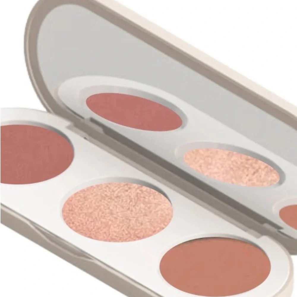 Farmasi EU Compliant Face Palette NEW in Packaging European Standards Makeup Set
